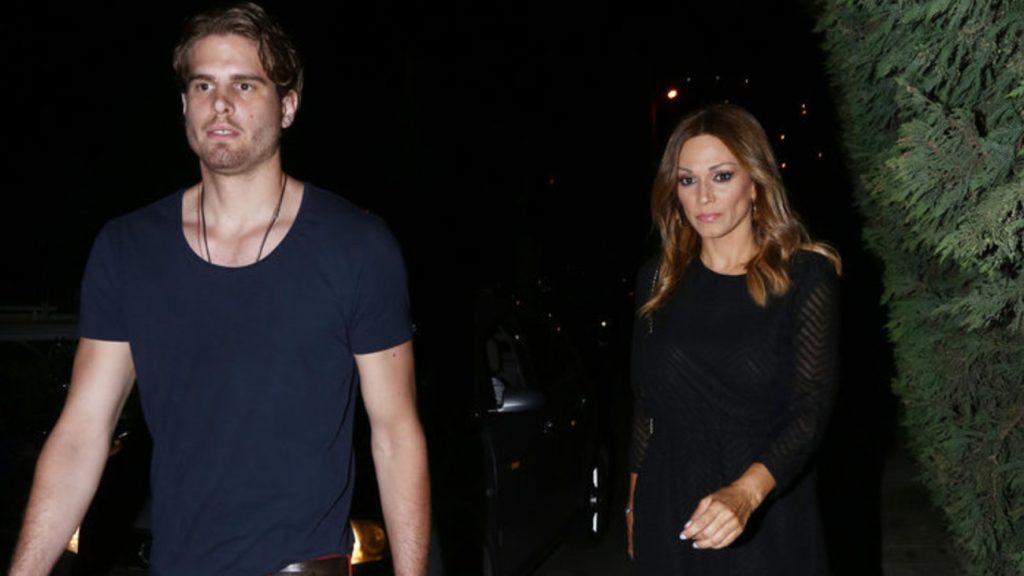 Αυτοί είναι οι τρεις λόγοι που οι άνδρες προτιμούν να κάνουν σχέσεις με μεγαλύτερες γυναίκες