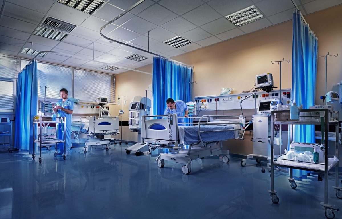 Κατακόρυφη αύξηση των κρουσμάτων γρίπης: 1 θάνατος και 9 σοβαρά περιστατικά τις τελευταίες ημέρες