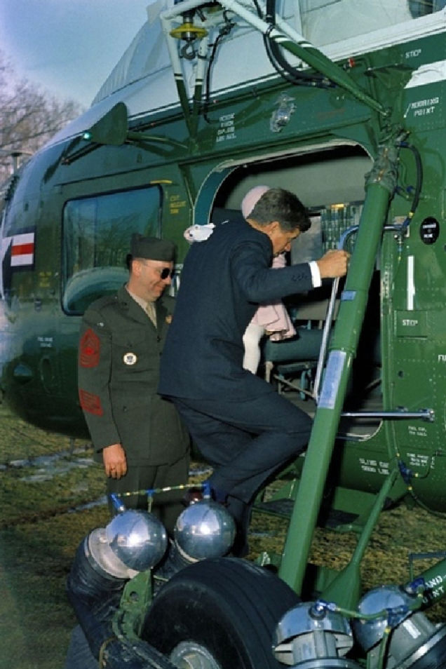 Rare Glimpses Inside Marine One