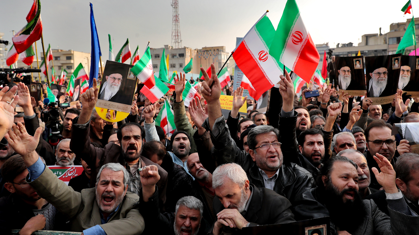 Ιράν: Πυροβολούν διαδηλωτές οι παραστρατιωτικές οργανώσεις του καθεστώτος