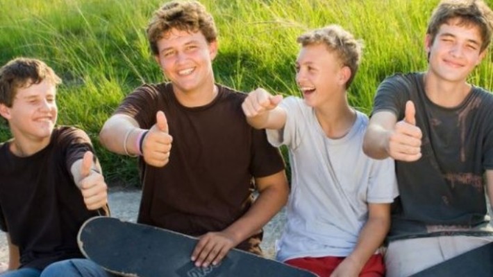 5 ανώριμα παιχνίδια που παίζαμε όταν ήμασταν έφηβοι στο σχολείο