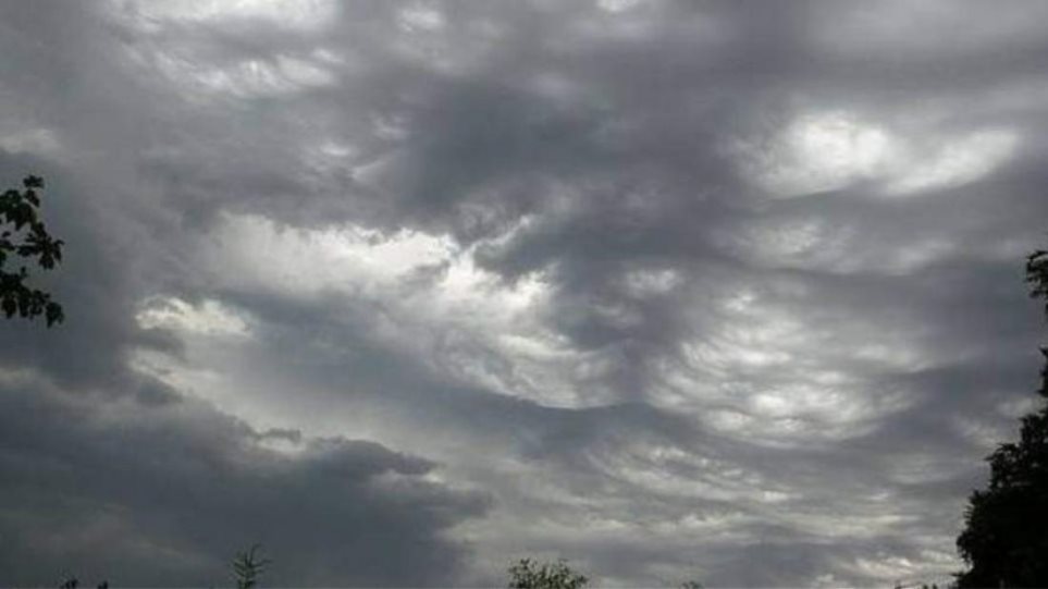 Με νεφώσεις και παροδικές βροχές ο καιρός σήμερα