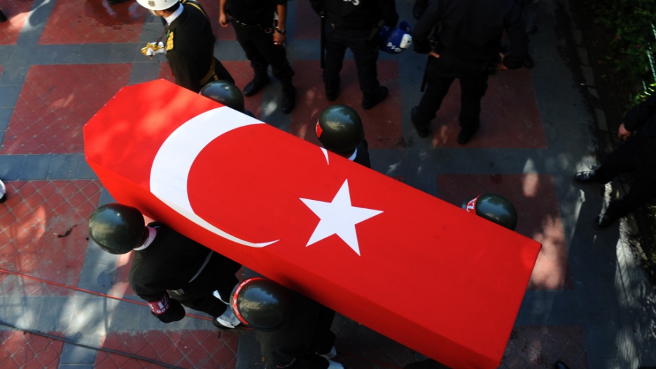 Έφτασαν στην Τουρκία οι σoροί των Τούρκων στρατιωτών που σκοτώθηκαν στη Λιβύη