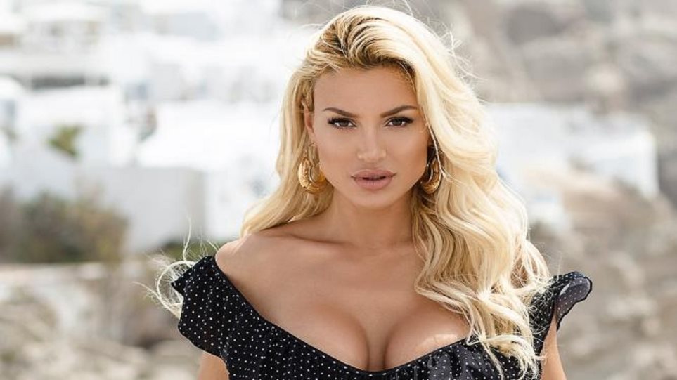 Αλεξάνδρα Παναγιώταρου: «Κυκλοφορώ γυμνή στο σπίτι» – Τι έκπληξη θα έκανε στον σύζυγό της (βίντεο)