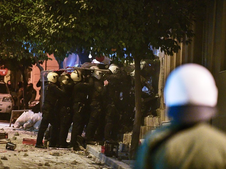 Κουκάκι: Δείτε πόσο κοστίζει ο εξοπλισμός των αστυνομικών που καταστράφηκε (φώτο)