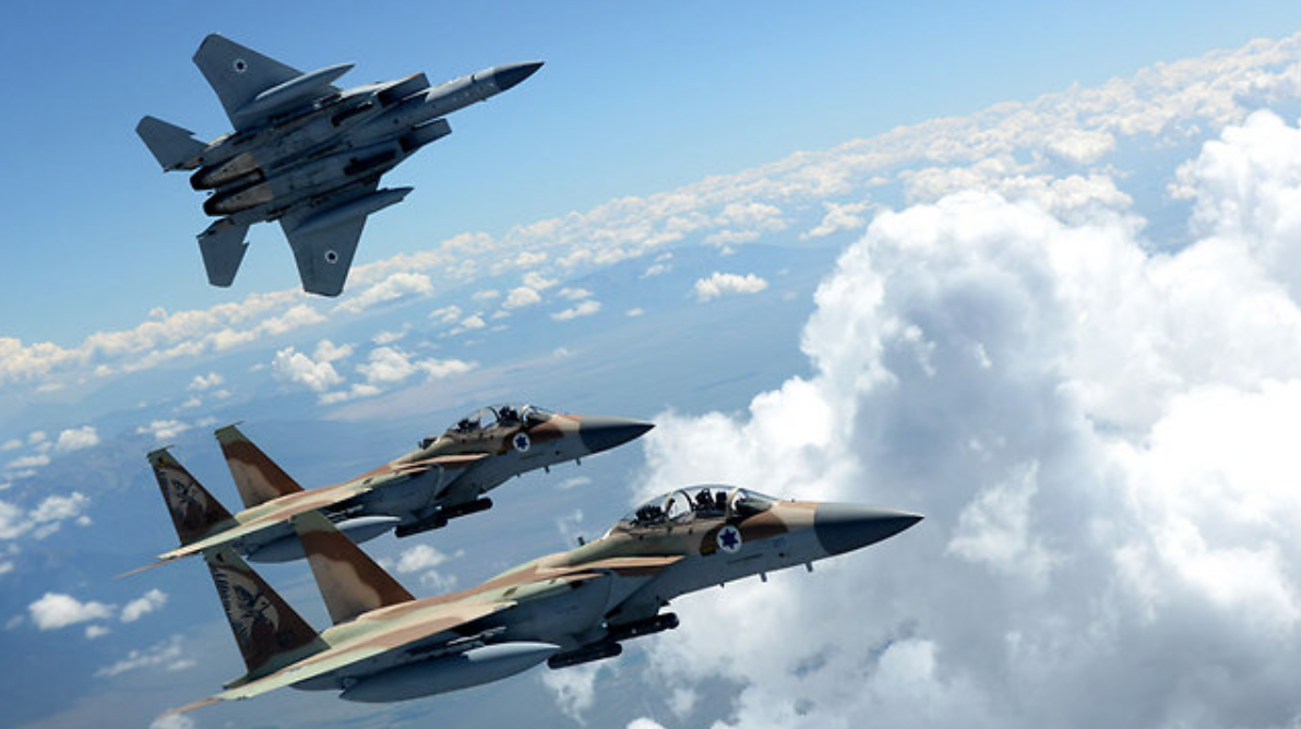 «Κόλαση» στην Συρία: Η ισραηλινή Αεροπορία βομβάρδισε ιρανικές δυνάμεις στην αεροπορική βάση Τ4