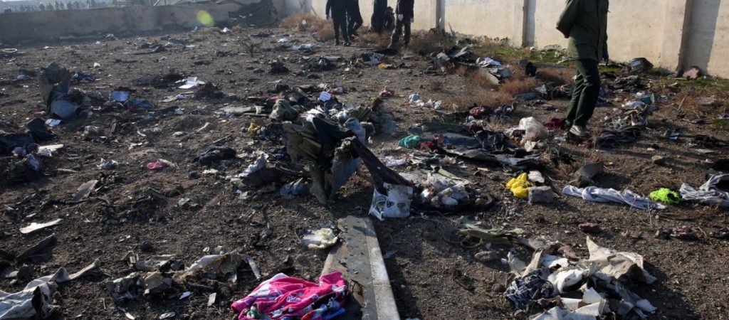 Συντριβή Boeing στο Ιράν: Οι Ουκρανοί ζήτησαν από τις ιρανικές αρχές να παραδώσουν τα μαύρα κουτιά