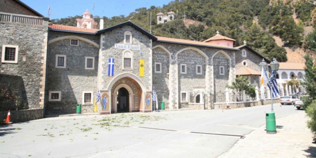 Κύπρος: Αυτοκίνητο Μητροπολίτη κοστίζει 300.000 ευρώ (φώτο)