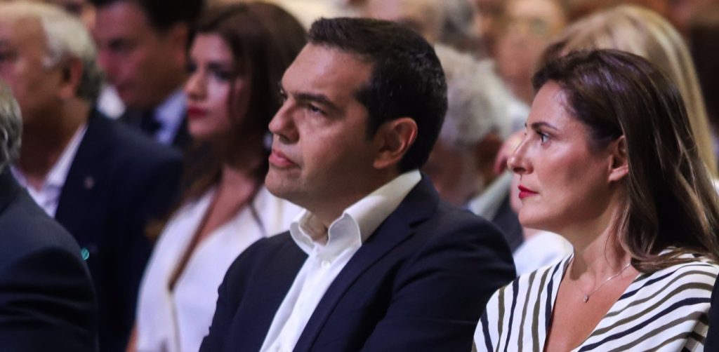 Ο Α.Τσίπρας, η Μ.Μπαζιάνα, τα ποτά και η… selfie με τον Στ.Κραουνάκη (φώτο)