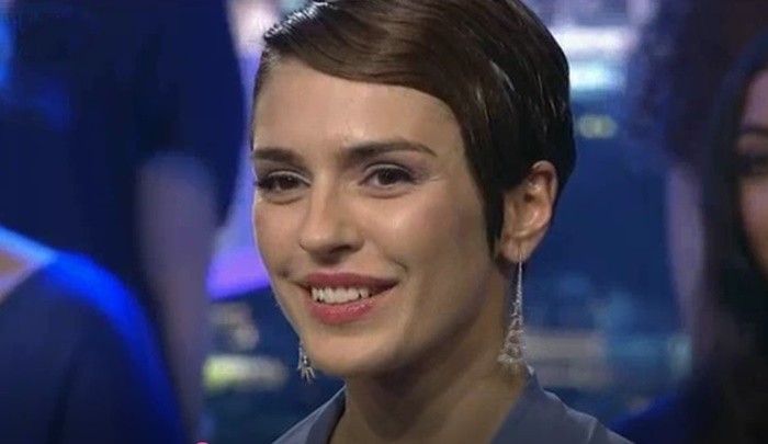 Kάτια Ταραμπάνκο: Τι απαντά για το μονόπτερο που φορά στο χέρι της (φωτο)