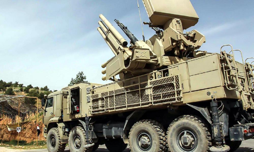 Pantsir-S μετακινεί στα παράλια της Λιβύης ο Χαφτάρ – Θέλει να απαγορεύσει αεροπορική βοήθεια στην Τρίπολη