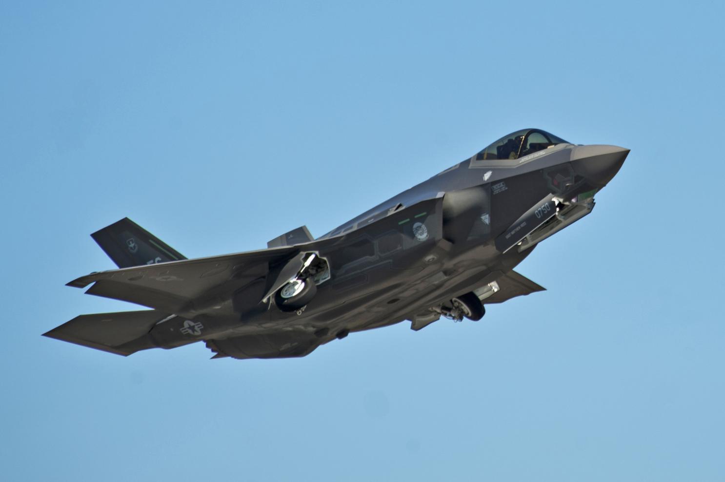 Αμερικανικό Υπουργείο Άμυνας: «Η Τουρκία θα συνεχίσει να παραδίδει εξαρτήματα για το F-35»