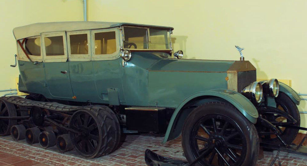 Αυτή είναι η Rolls-Royce του Λένιν: Μισό τροχοφόρο μισο ερπυστριοφόρο