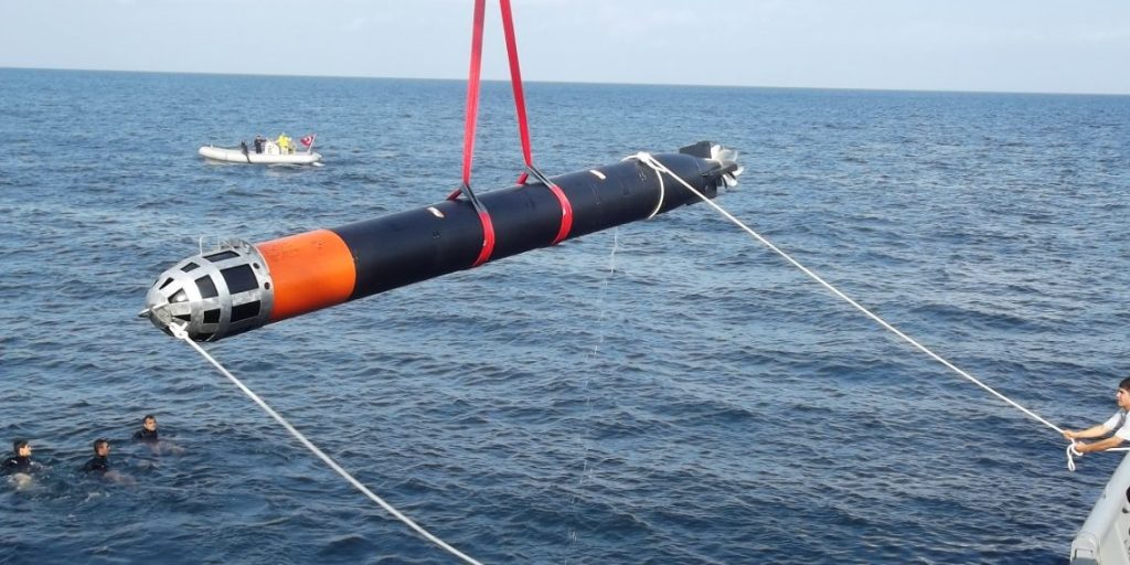 Το τουρκικό ναυτικό εκτέλεσε βολή της νέας εγχώριας ανάπτυξης τορπίλης AKYA