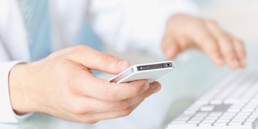 Το κόλπο για να μειώσεις τον χρόνο που περνάς στο κινητό σου