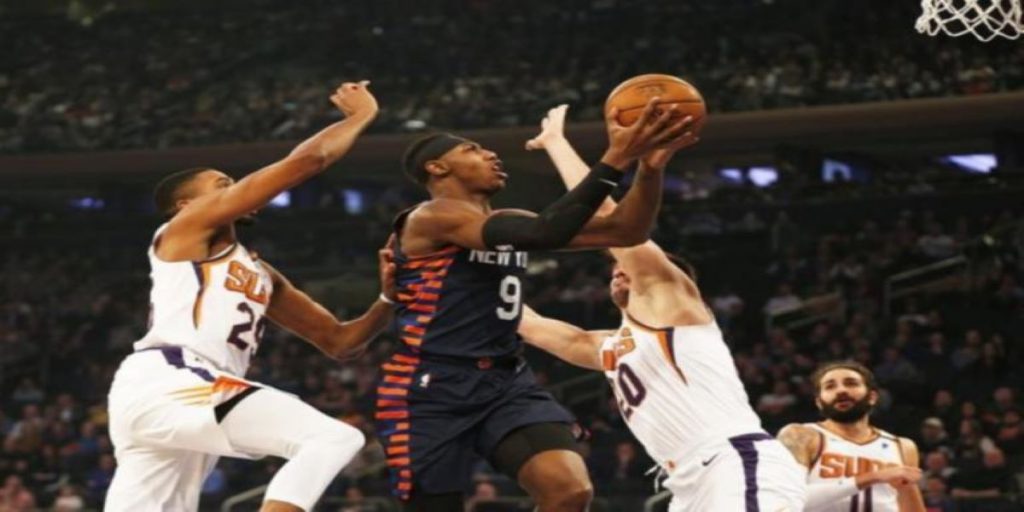 Πολύ άσχημος τραυματισμός για Αρ Τζέι Μπάρετ – Αποχώρησε με πατερίτσες (βίντεο)