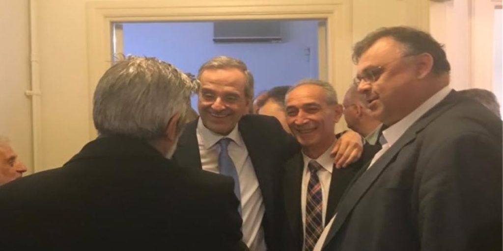 Αντώνης Σαμαράς: Ουρές έξω από το πολιτικό του γραφείο με αφορμή την ονομαστική του εορτή (φώτο)