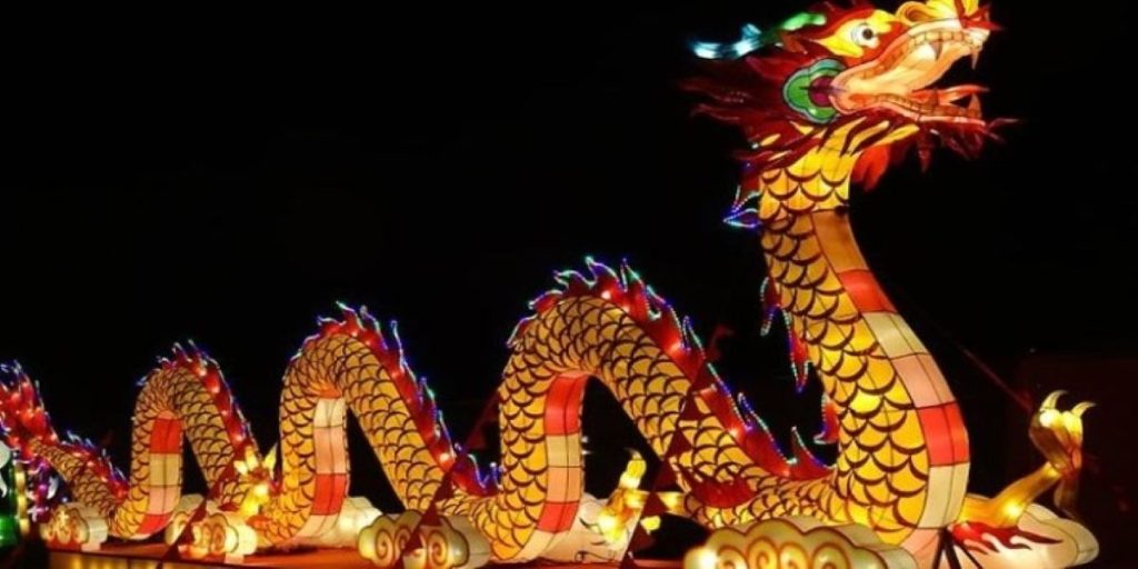 Πανέμορφες εικόνες: Δείτε τα απίστευτα γλυπτά από πάγο σε φεστιβάλ της Κίνας (φώτο)