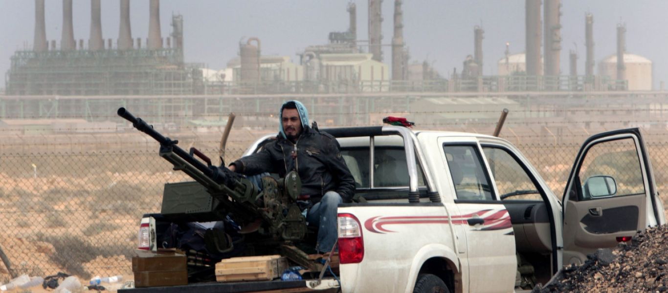 Ο Χαφτάρ έκλεισε τις κάνουλες του πετρελαίου και πιέζει – 50% κάτω η παραγωγή