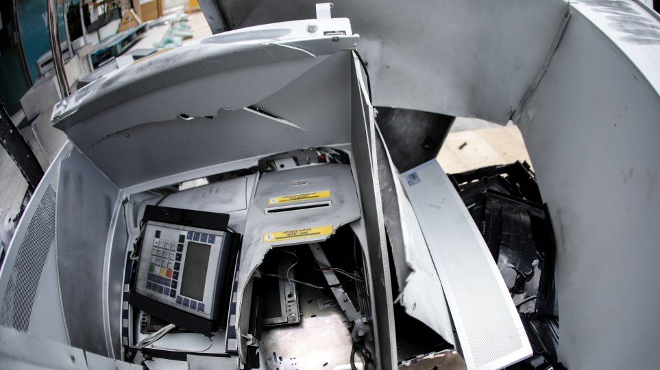 Ανατίναξαν ΑΤΜ στα Βριλήσσια – Πληροφορίες ότι πήραν 50.000 ευρώ (φωτό)