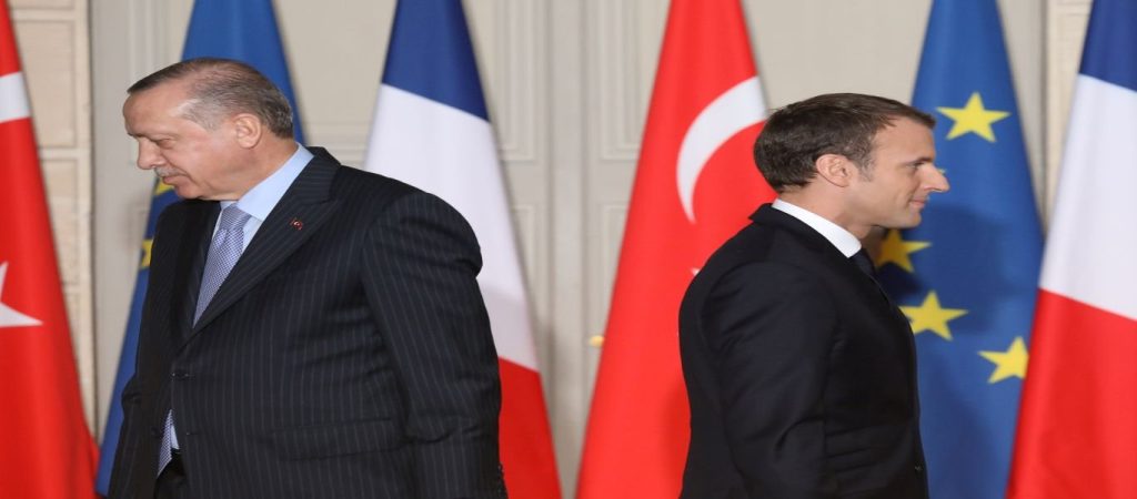 Το παρασκήνιο από τη διάσκεψη του Βερολίνου: Ούτε βλέμμα δεν αντάλλαξαν Μακρόν και Ερντογάν (φώτο – βίντεο)