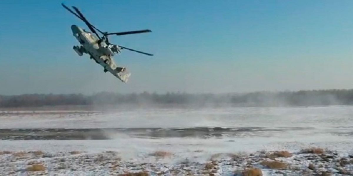 Δείτε το ρωσικό ελικόπτερο Ka-52 να «χορεύει» στον αέρα – Εντυπωσιακά ακροβατικά (βίντεο)