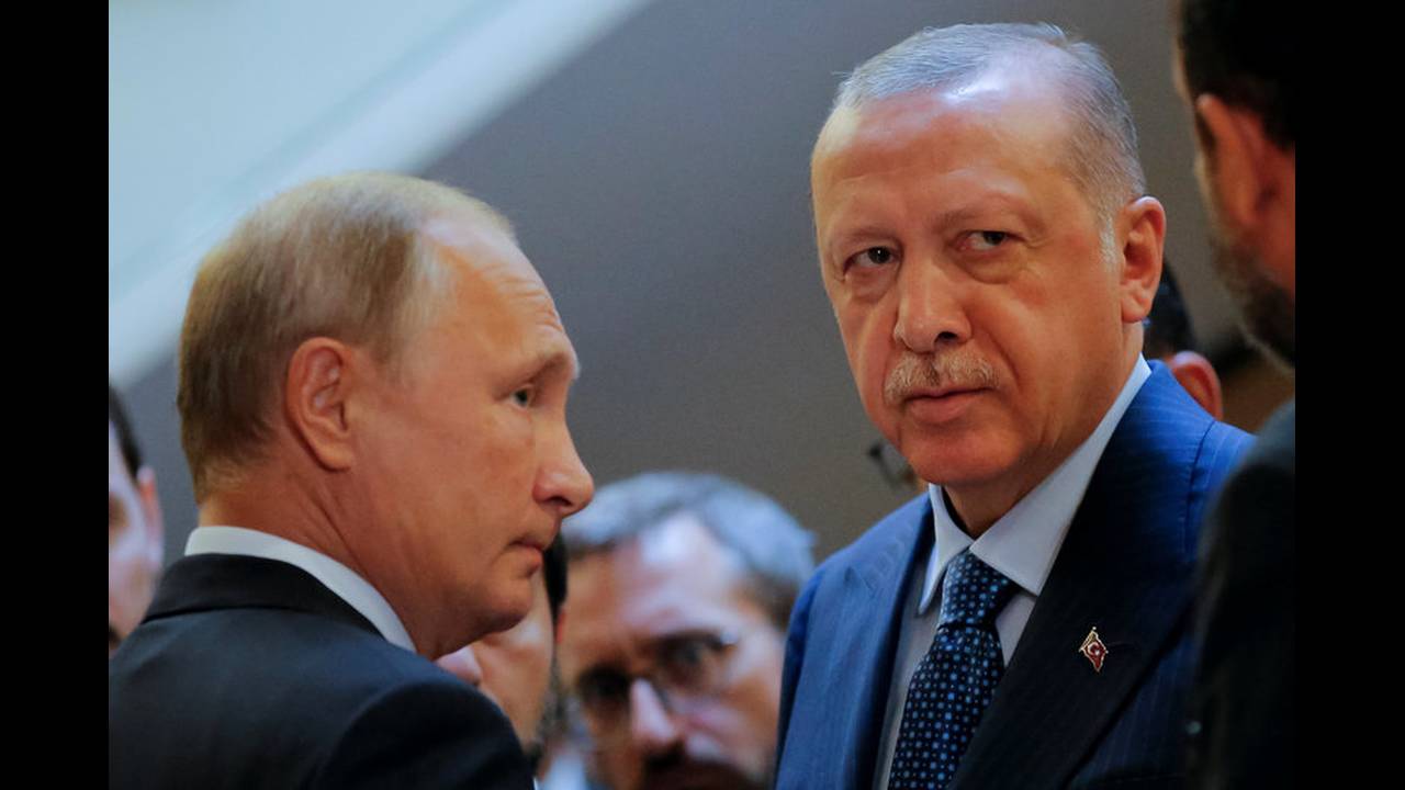 Bild: «Ποιος μπορεί πραγματικά να αποτρέψει την Τουρκία, τη Ρωσία, την Αίγυπτο από το να στέλνουν όπλα στη Λιβύη;»
