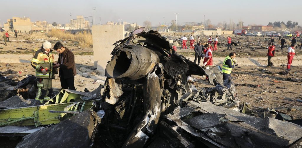Συντριβή Boeing στο Ιράν: «Απαιτούμε να παραδοθούν τα μαύρα κουτιά»