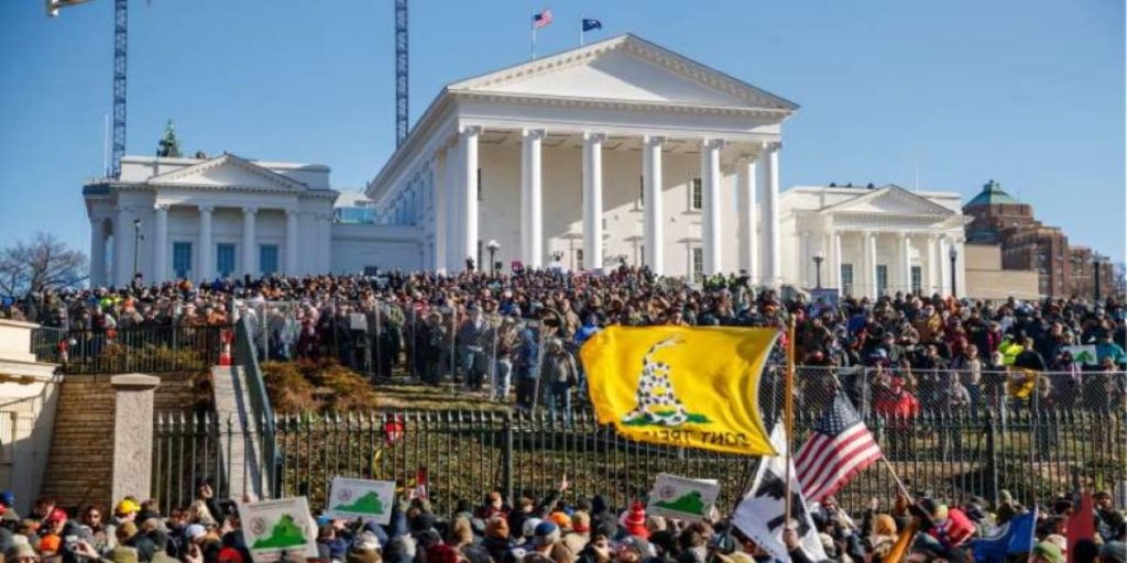 ΗΠΑ: Μεγάλη διαδήλωση υπέρ της οπλοκατοχής – Η θέση του Ν. Τραμπ (βίντεο)