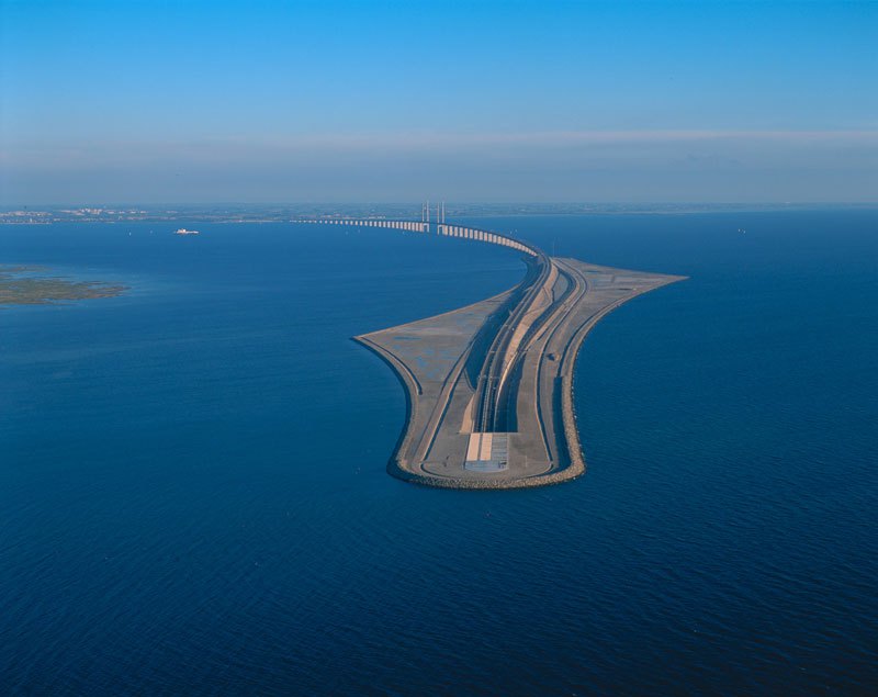Πόσα χρόνια θα χρειαστούν για να… βαφτεί η γέφυρα που ενώνει Δανία και Σουηδία;