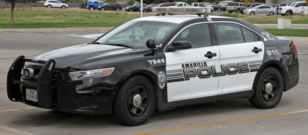 Τέξας: Δύο νεκροί και πέντε τραυματίες από πυροβολισμούς σε μπαρ – Ανθρωποκυνηγητό για τον εντοπισμό του δράστη