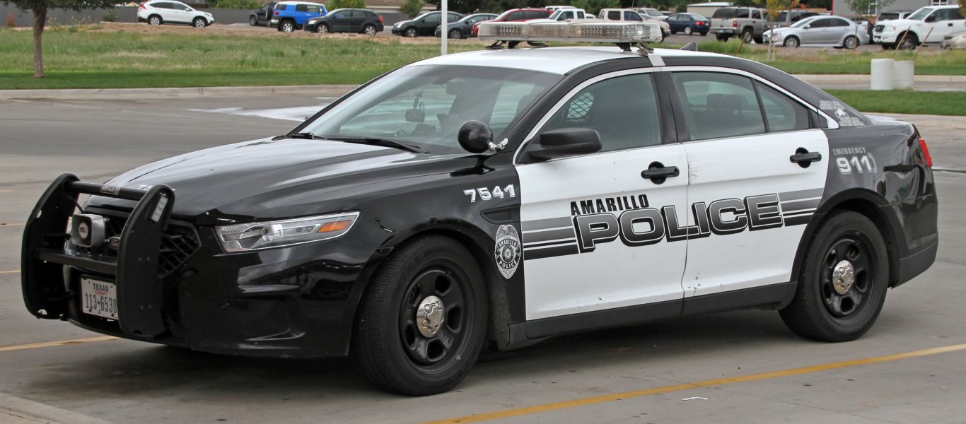 Τέξας: Δύο νεκροί και πέντε τραυματίες από πυροβολισμούς σε μπαρ – Ανθρωποκυνηγητό για τον εντοπισμό του δράστη