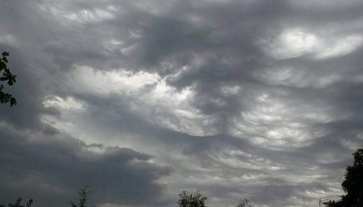 Καιρός: Συνεχίζεται η επιδείνωση – Νεφώσεις με τοπικές βροχές