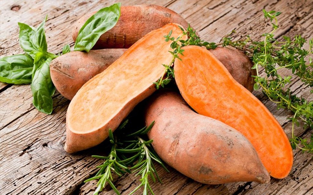 Αυτά είναι τα οφέλη που προσφέρουν στον οργανισμό οι γλυκοπατάτες