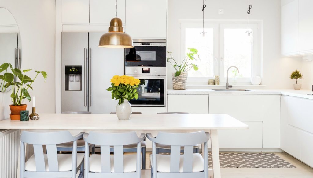 Μυρωδιά τσιγάρου: Δείτε τους 2+1 τρόπους για να την εξαφανίσετε από το χώρο σας