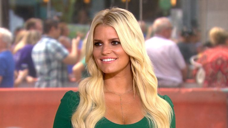 Jessica Simpson: «Κόντεψα να πεθάνω από το αλκοόλ και τα χάπια» (φωτο)