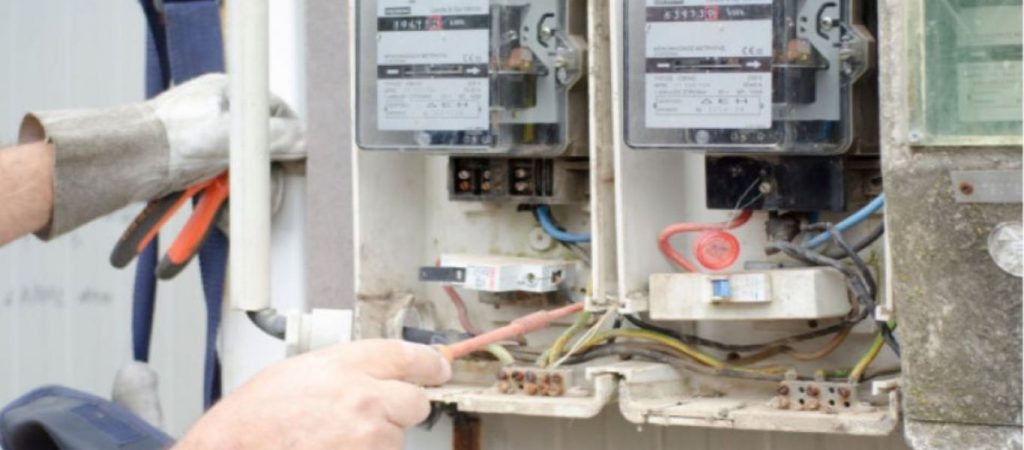 Αυξάνονται οι ρευματοκλοπές: Πάνω από 260 εκ. ευρώ το ετήσιο κόστος για τους καταναλωτές