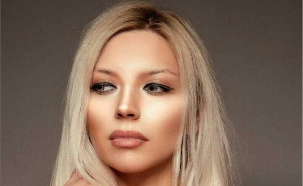 Η Πωλίνα Απέργη αποκαλύπτει για τον ξυλοδαρμό που υπέστη ενώ τραγουδούσε στην πίστα – «Με χτύπησε βάναυσα» (βίντεο)