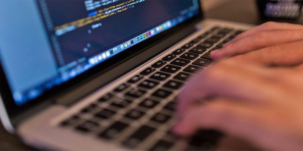 Νέα προσπάθεια εκβιασμού: Ζήτησε από 25χρονη 2.000 ευρώ για να μην δημοσιεύσει φωτογραφίες της