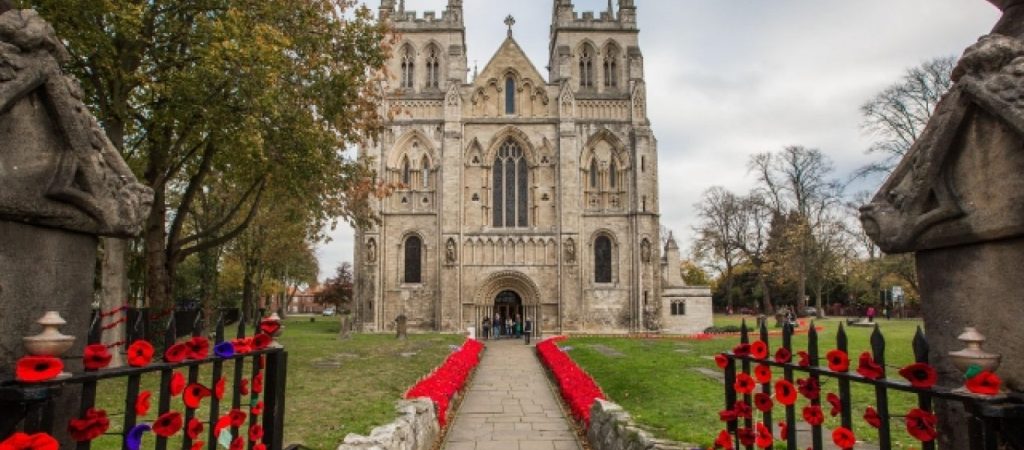Εκκλησία της Αγγλίας: Μόνο τα παντρεμένα ετεροφυλόφιλα ζευγάρια έχουν δικαίωμα στην εpωτική συνεύρεση