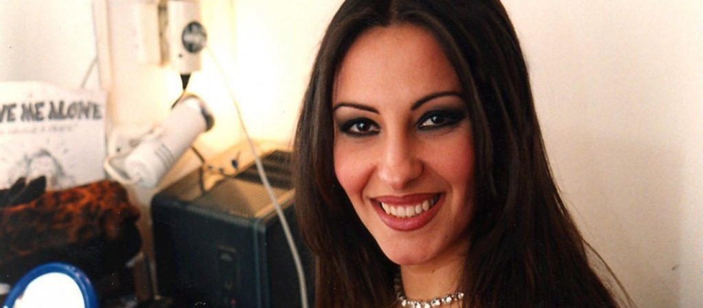 Άντζυ Σαμίου: ”ΣΥΡΙΖΑ και ξερό ψωμί” – «ΣΥΡΙΖΑ είναι ο Αλέξης Τσίπρας»