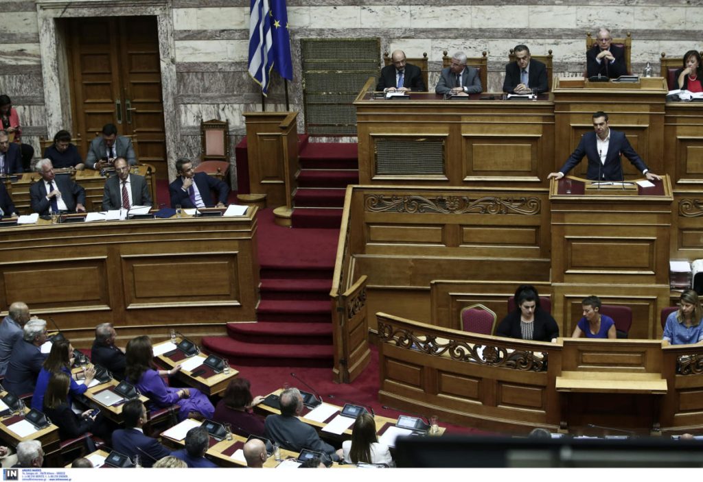 Νέος εκλογικός νόμος: Πέρασε από την Βουλή με  163 «ναι» και 121 «όχι» – «Φουντώνουν» τα σενάρια για πρόωρες εκλογές