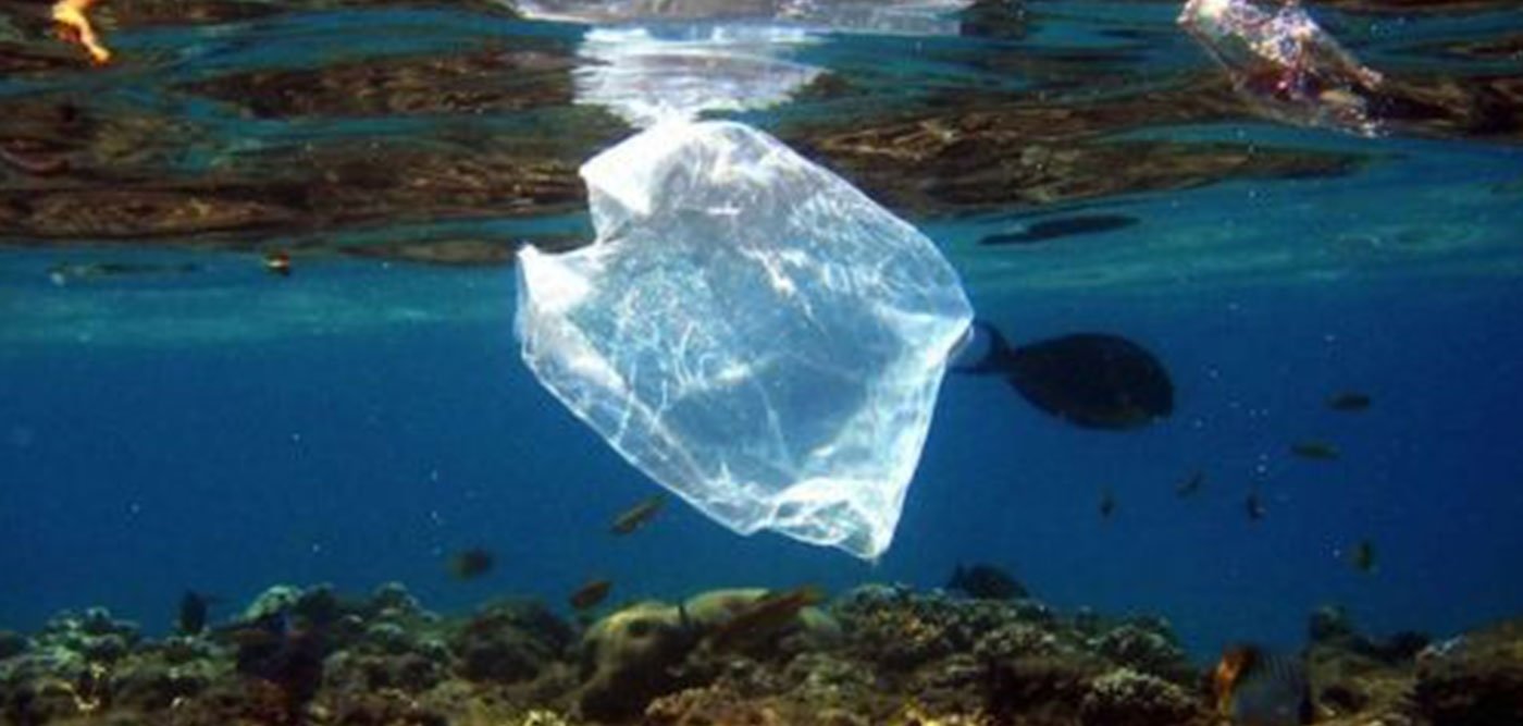 Πλωτός “έξυπνος” κάδος σκουπιδιών μπορεί να μαζέψει έως και 90.000 πλαστικές σακούλες το χρόνο (βίντεο)