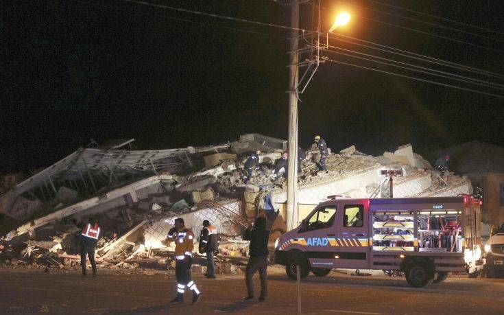 Τουρκία: Στους 19 ανέβηκαν οι νεκροί από τον σεισμό– Πάνω από 900 οι τραυματίες