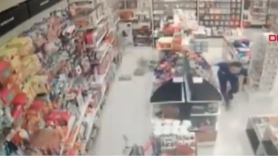 Στιγμές τρόμου όταν ο Εγκέλαδος χτυπά την Τουρκία – Πηδούσαν από τα παράθυρα (βίντεο)