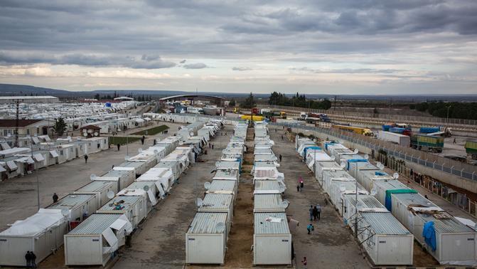 Γερμανός υπεύθυνος μετανάστευσης: «Στην Τουρκία πρόσφυγες και μετανάστες περνάνε καλά – Στην Ελλάδα τους ταλαιπωρούν»