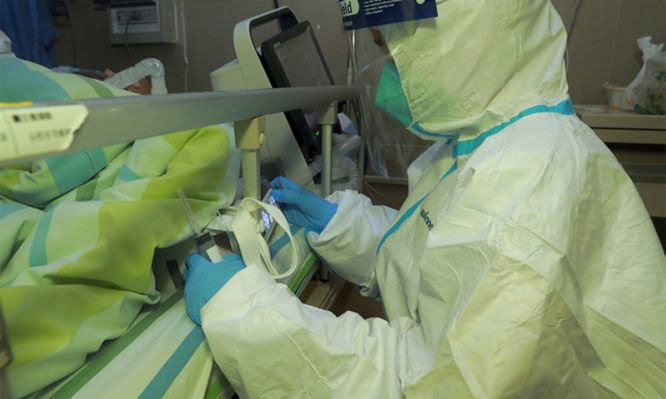 Ελλήνες επιστήμονες του ΕΟΔΥ: «Γιατί η καραντίνα δεν θα σταματήσει τον ιό»