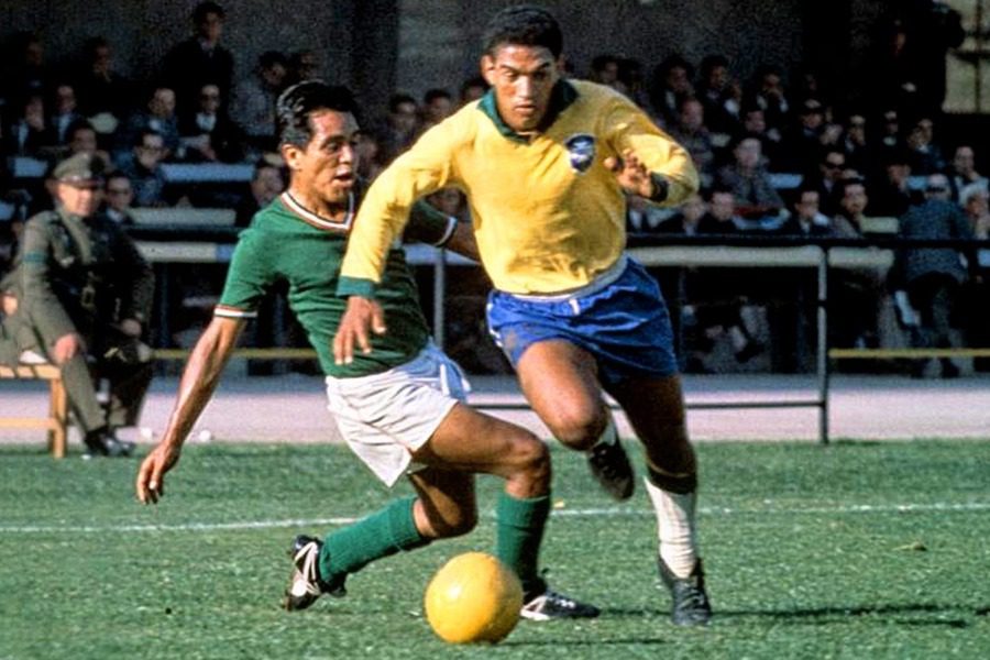 Η μοναδική ζωή του Garrincha: «Έπαιζε ποδόσφαιρο σαν άγγελος και έπινε σαν διάβολος» (βίντεο)