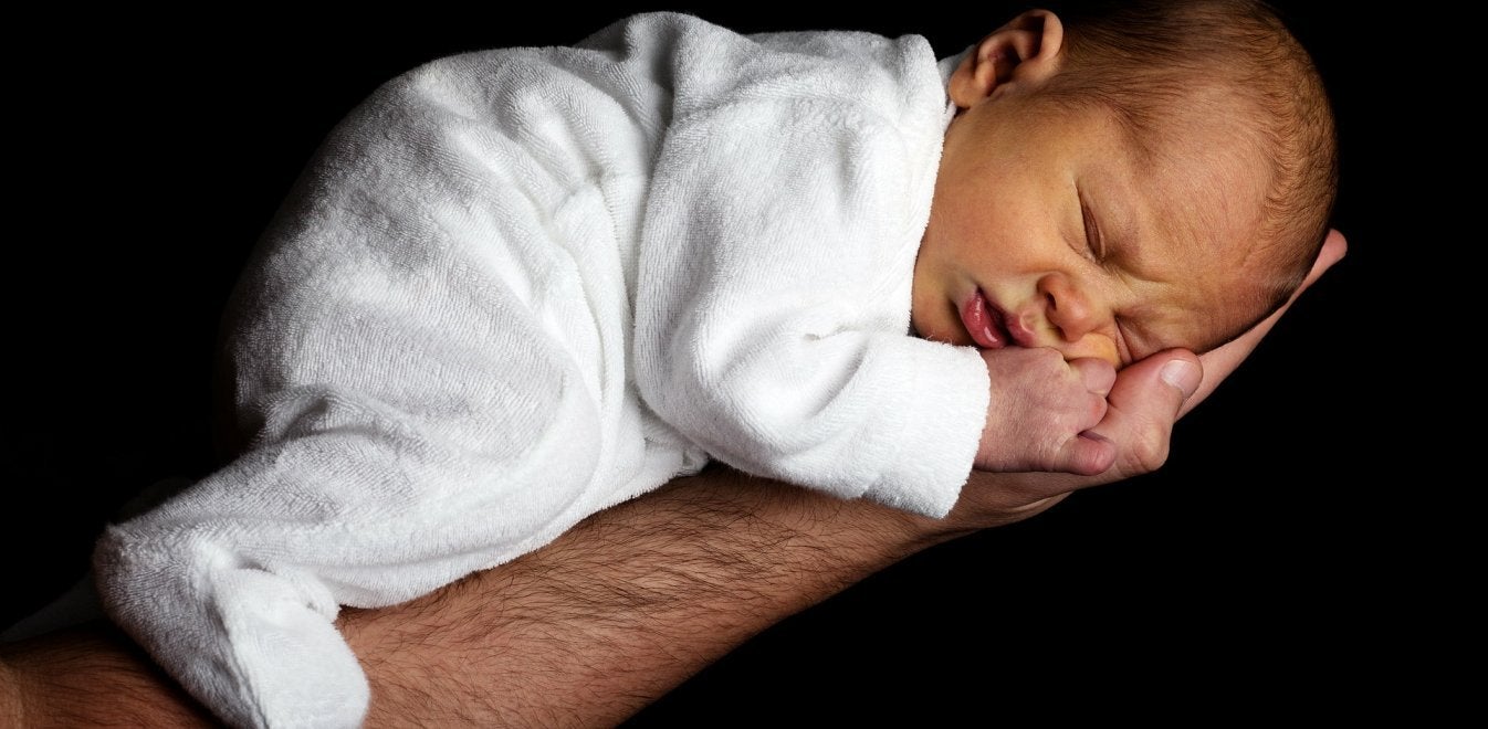 Αύριο ψηφίζεται το νομοσχέδιο για το επίδομα γέννησης