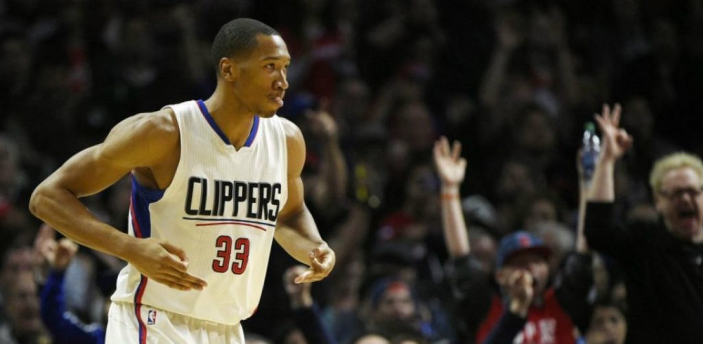 Ο πρώην συμπαίκτης του Ουέσλι Τζόνσον αποχαιρετά τον Κόμπι Μπράιαντ (φωτο)